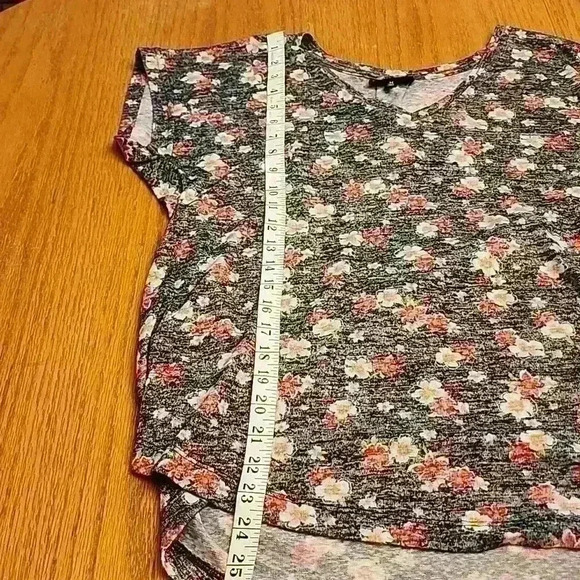 Womens Floral Flowy Top - Picture 5 of 8